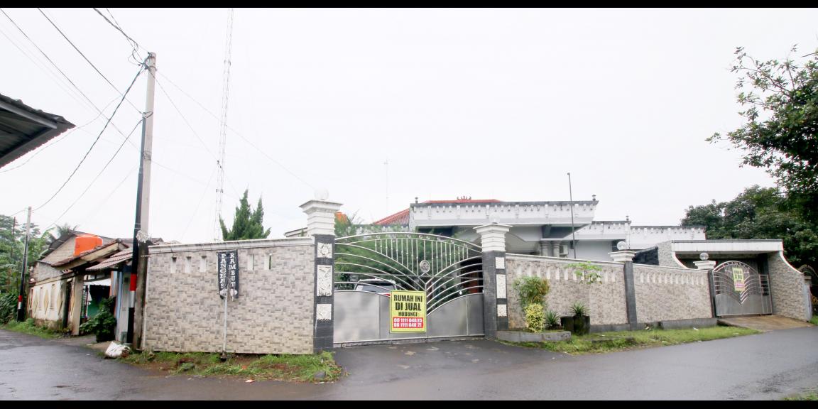 Dijual Rumah Mewah Lokasi Strategis Depan Jalan Utama Dekat Stadion Pakansari dan Cibinong City Mall Dijual Rumah Mewah Lokasi Strategis Depan Jalan Utama Dekat Stadion Pakansari dan Cibinong City Mall
