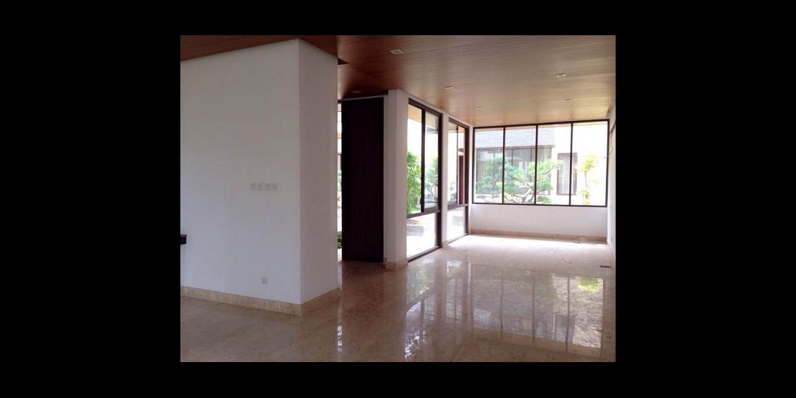 Dijual murah Town House 3 Lt NCasa Jakarta Selatan. Dijual murah Town House 3 Lt NCasa Jakarta Selatan.