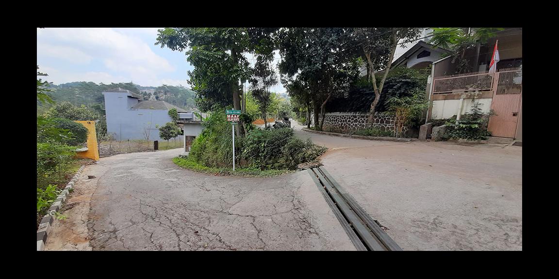 DIJUAL RUMAH TIGA LANTAI DI PASIR IMPUN BANDUNG DIJUAL RUMAH TIGA LANTAI DI PASIR IMPUN BANDUNG
