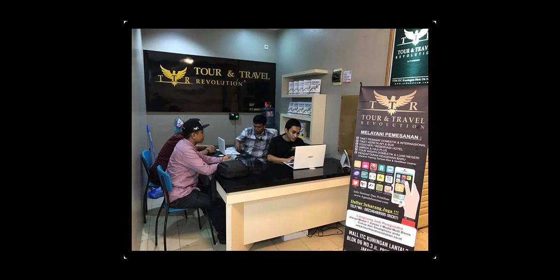 Jual Cepat, Butuh Uang !! di ITC Kuningan Lantai 3 Jual Cepat, Butuh Uang !! di ITC Kuningan Lantai 3