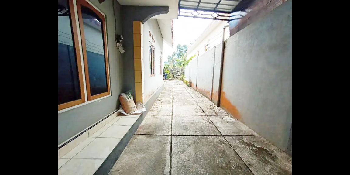 Jual Rumah di Magelang Dekat SMP Negeri 1 Pakis, Pasar Kaponan, Lapangan Kintelan, RS Syubbanul Wathon Jual Rumah di Magelang Dekat SMP Negeri 1 Pakis, Pasar Kaponan, Lapangan Kintelan, RS Syubbanul Wathon