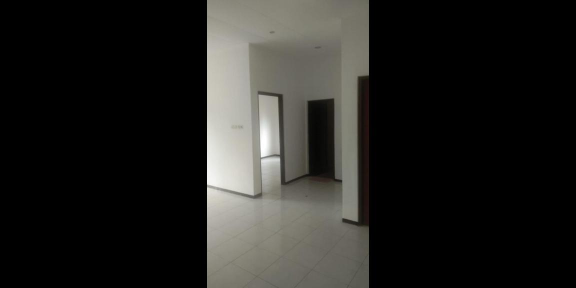 Disewakan Rumah nyaman , rapi dan sejuk - siap untuk di huni Disewakan Rumah nyaman , rapi dan sejuk - siap untuk di huni