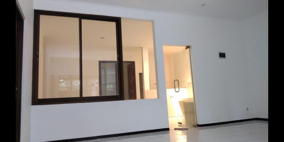 Disewakan Rumah nyaman , rapi dan sejuk - siap untuk di huni Disewakan Rumah nyaman , rapi dan sejuk - siap untuk di huni