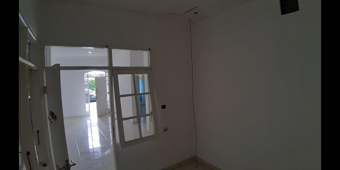 Disewakan Rumah 3 + 1 Kamar Tidur Bukit Serpong Mas Tangerang Selatan Disewakan Rumah 3 + 1 Kamar Tidur Bukit Serpong Mas Tangerang Selatan