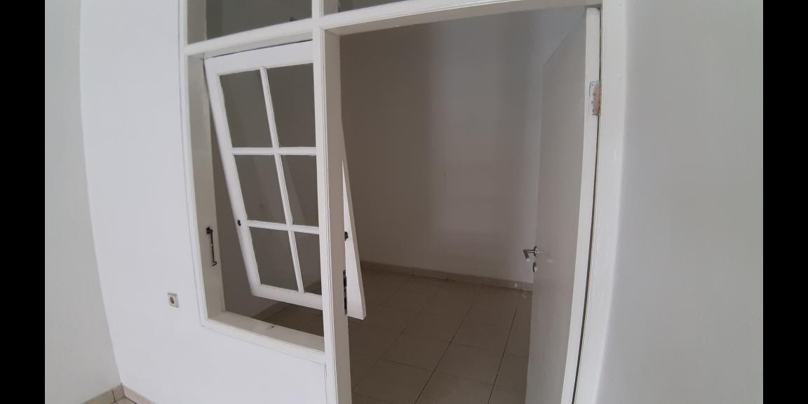 Disewakan Rumah 3 + 1 Kamar Tidur Bukit Serpong Mas Tangerang Selatan Disewakan Rumah 3 + 1 Kamar Tidur Bukit Serpong Mas Tangerang Selatan