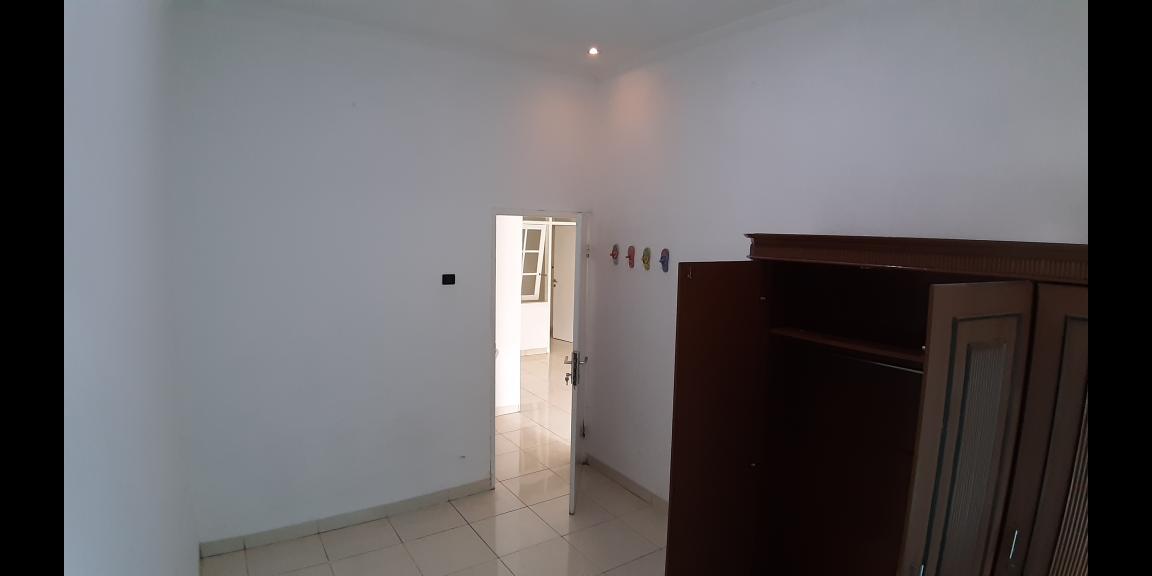 Disewakan Rumah 3 + 1 Kamar Tidur Bukit Serpong Mas Tangerang Selatan Disewakan Rumah 3 + 1 Kamar Tidur Bukit Serpong Mas Tangerang Selatan