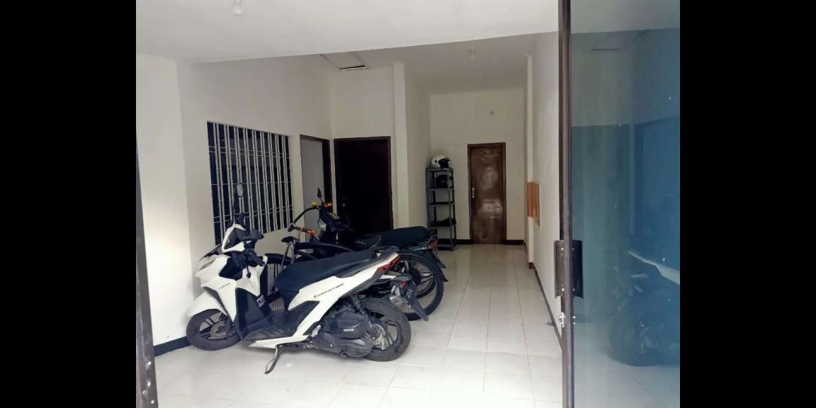 Kost Putra Dekat UNAIR, Tunjungan Plaza, Kaza Mall dan Stasiun Gubeng Surabaya Kost Putra Dekat UNAIR, Tunjungan Plaza, Kaza Mall dan Stasiun Gubeng Surabaya