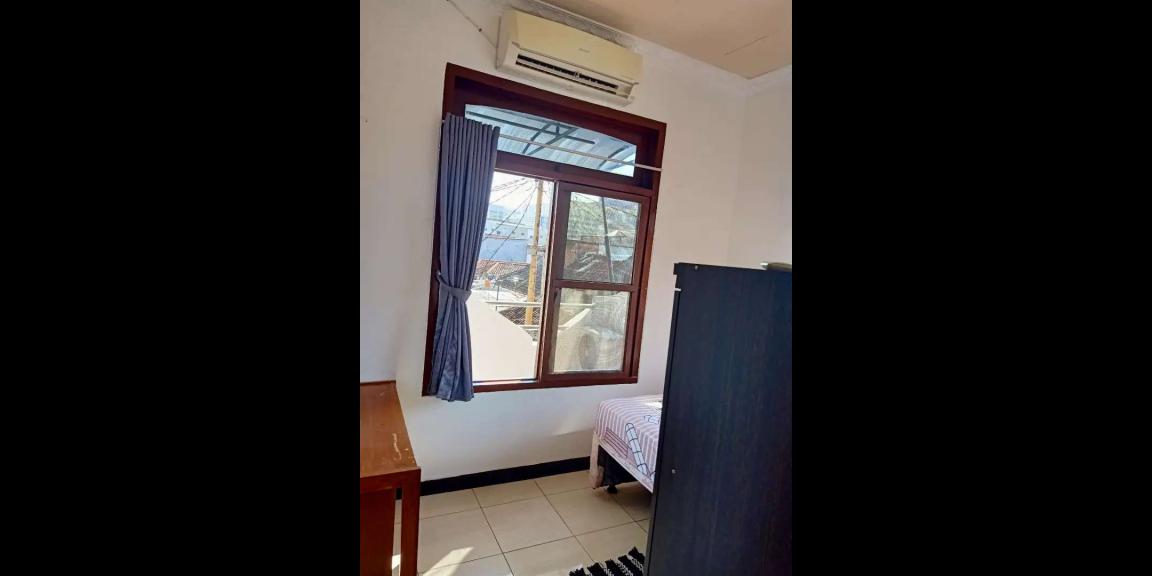 Kost Putra Dekat UNAIR, Tunjungan Plaza, Kaza Mall dan Stasiun Gubeng Surabaya Kost Putra Dekat UNAIR, Tunjungan Plaza, Kaza Mall dan Stasiun Gubeng Surabaya