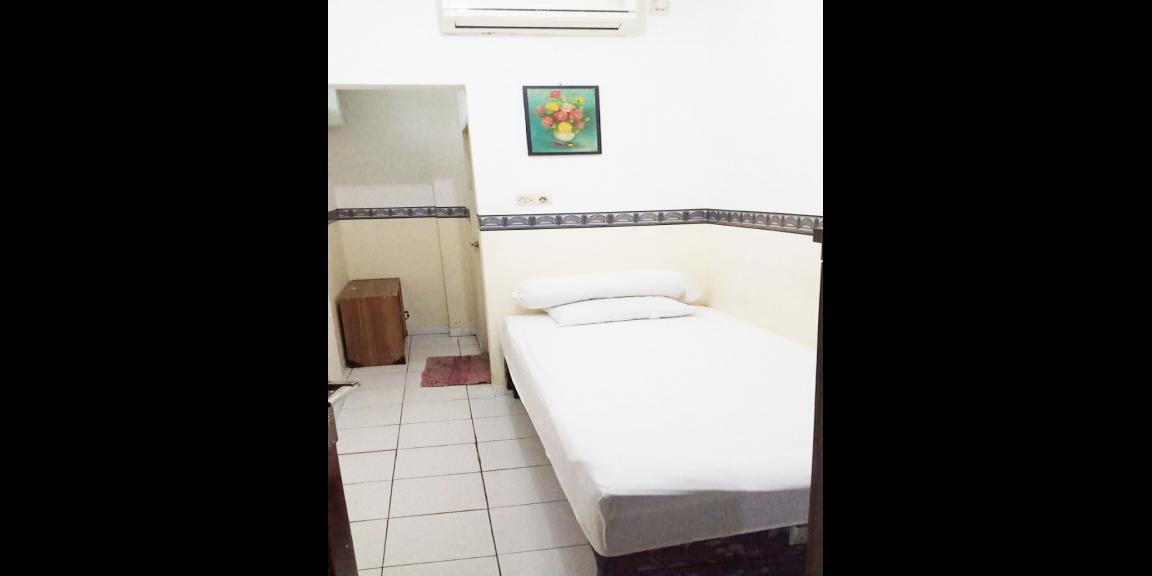 Kost Dekat Kampus UNJ Universitas Negeri Jakarta dan Dekat Rumah Sakit Persahabatan  Kost Dekat Kampus UNJ Universitas Negeri Jakarta dan Dekat Rumah Sakit Persahabatan