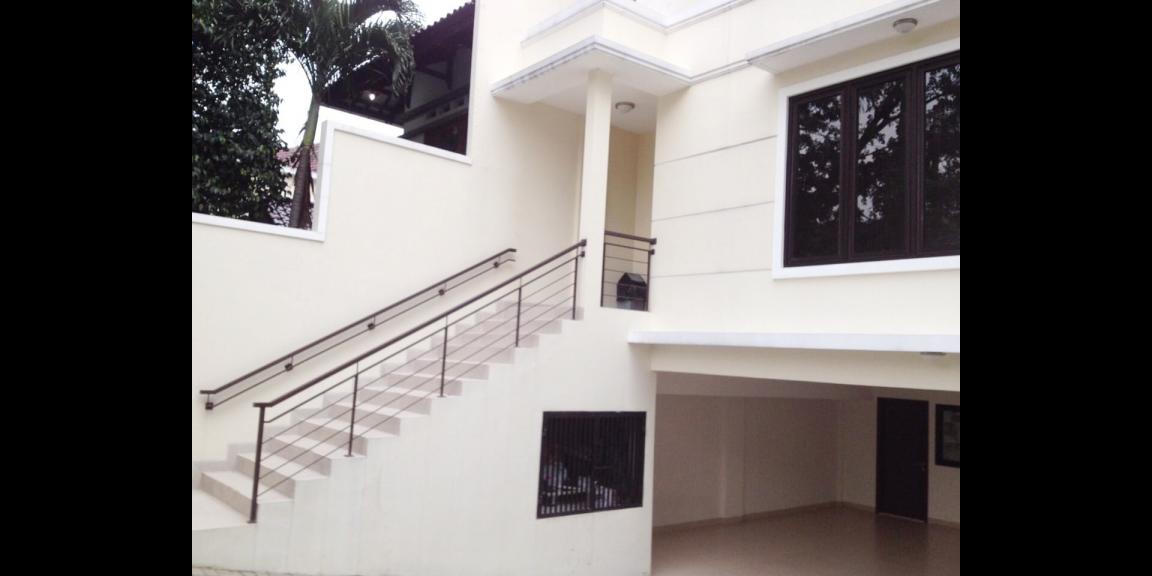 Kost Eksklusif di Tebet Dekat Stasiun Cawang, Mall Kota Kasablanka dan Universitas Paramadina Kost Eksklusif di Tebet Dekat Stasiun Cawang, Mall Kota Kasablanka dan Universitas Paramadina