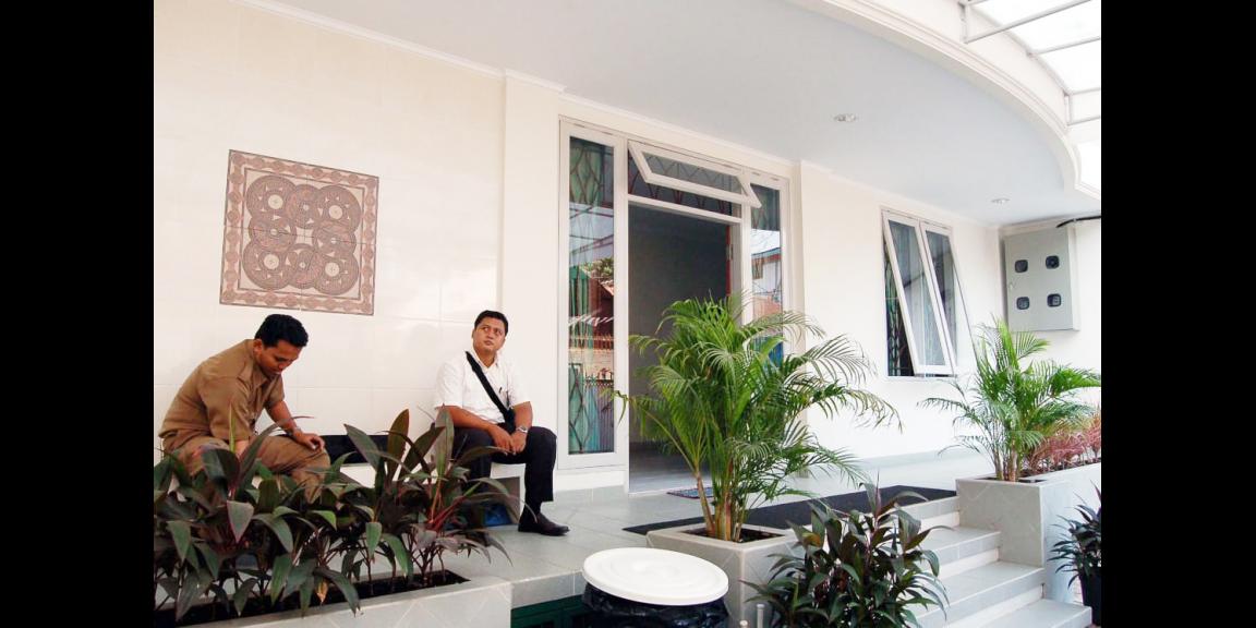 Kost Putra Dekat UNJ, UIJ, Kampus UI Salemba, RSCM, Percetakan Negara dan Graha BNPB  Kost Putra Dekat UNJ, UIJ, Kampus UI Salemba, RSCM, Percetakan Negara dan Graha BNPB