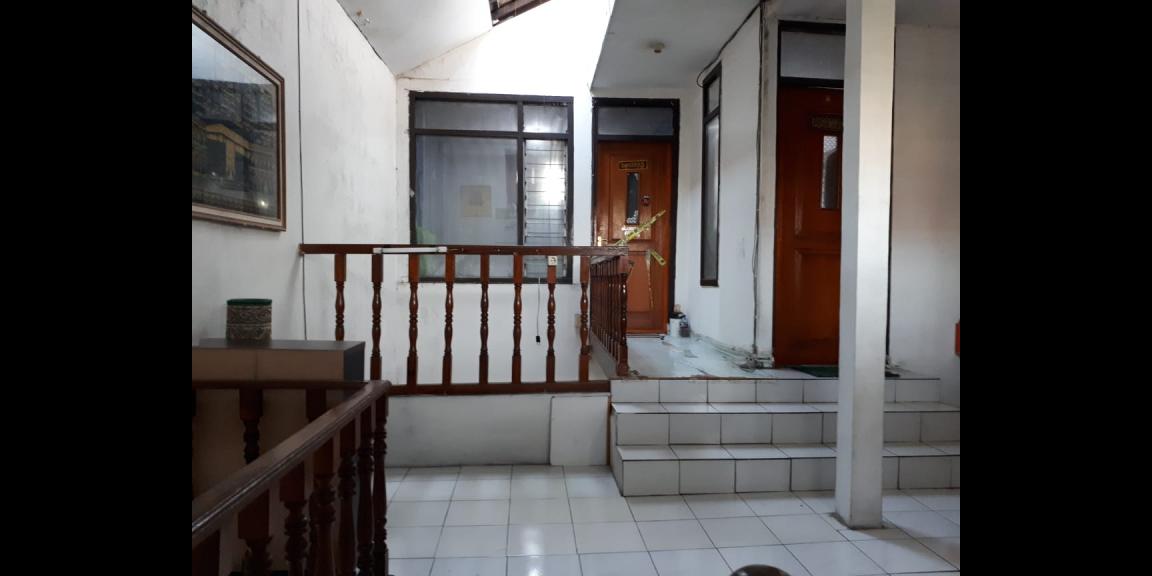 Di Jual Rumah Hunian Keluarga Strategis 2Lt. Di Jual Rumah Hunian Keluarga Strategis 2Lt.