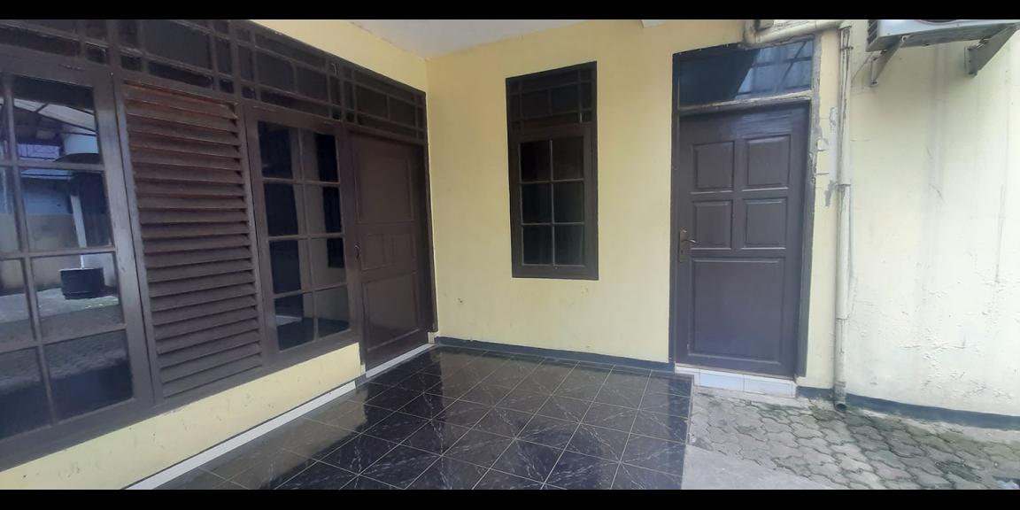 RUMAH 8 KAMAR TIDUR SIAP HUNI KAWASAN PERKANTORAN, JASA DAN NIAGA SAYAP JALAN CIKUTRA KOTA BANDUNG RUMAH 8 KAMAR TIDUR SIAP HUNI KAWASAN PERKANTORAN, JASA DAN NIAGA SAYAP JALAN CIKUTRA KOTA BANDUNG