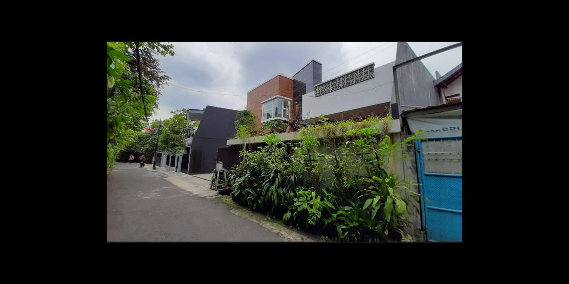 RUMAH BARU DUA LANTAI DENGAN ROOF TOP DI JAKARTA PUSAT RUMAH BARU DUA LANTAI DENGAN ROOF TOP DI JAKARTA PUSAT