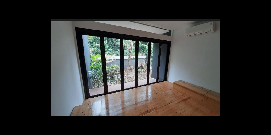 RUMAH BARU DUA LANTAI DENGAN ROOF TOP DI JAKARTA PUSAT RUMAH BARU DUA LANTAI DENGAN ROOF TOP DI JAKARTA PUSAT