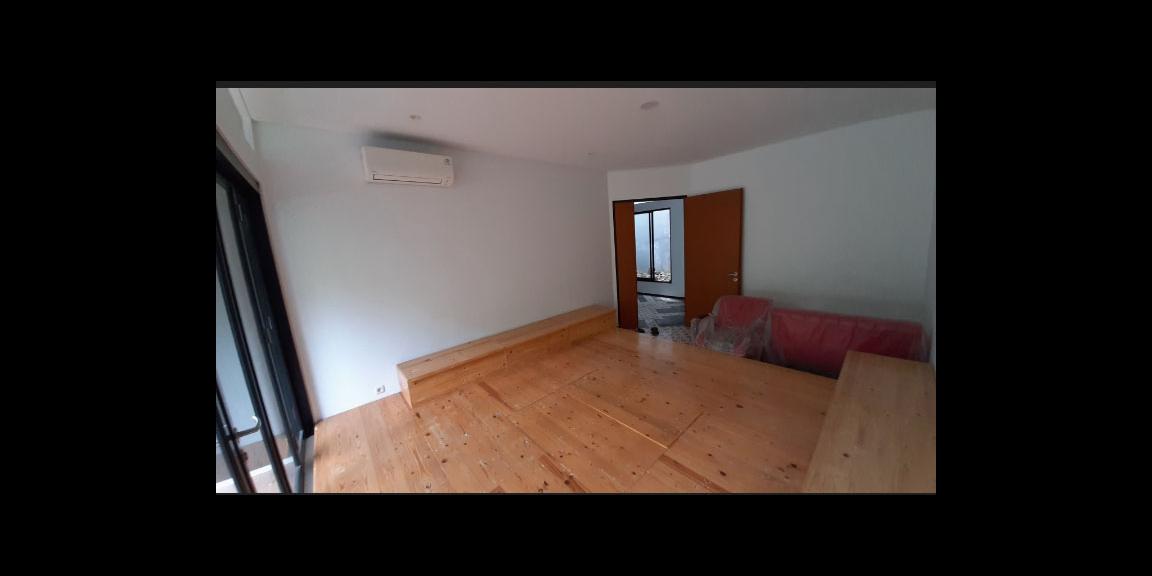 RUMAH BARU DUA LANTAI DENGAN ROOF TOP DI JAKARTA PUSAT RUMAH BARU DUA LANTAI DENGAN ROOF TOP DI JAKARTA PUSAT