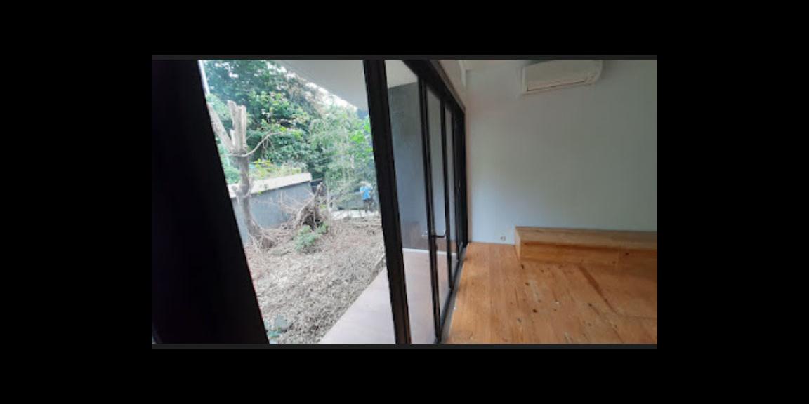 RUMAH BARU DUA LANTAI DENGAN ROOF TOP DI JAKARTA PUSAT RUMAH BARU DUA LANTAI DENGAN ROOF TOP DI JAKARTA PUSAT