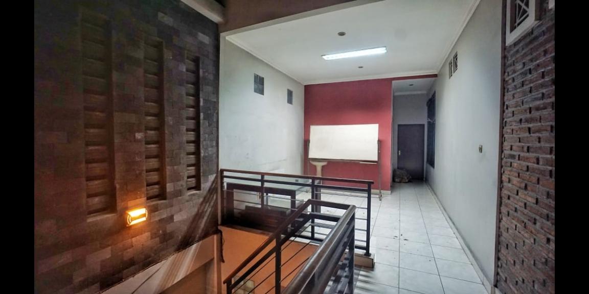 Dijual Cepat Rumah Bagus dan Strategis 2 Lantai di Sleman, Yogyakarta Dijual Cepat Rumah Bagus dan Strategis 2 Lantai di Sleman, Yogyakarta