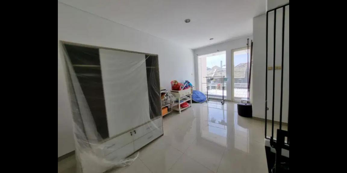 Rumah Lebar 9, Istimewa siap huni 2 lantai di Perumahan Pantai Mentari Surabaya Rumah Lebar 9, Istimewa siap huni 2 lantai di Perumahan Pantai Mentari Surabaya