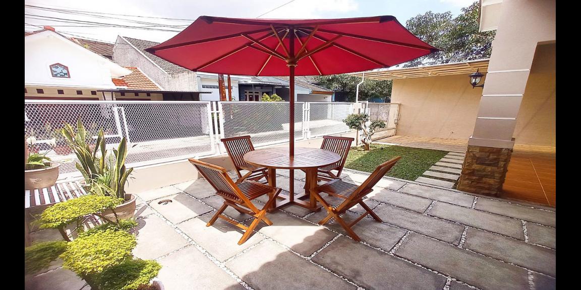 RUMAH SIAP HUNI GAYA AMERICAN CLASSIC DI PERMATA KOPO BANDUNG RUMAH SIAP HUNI GAYA AMERICAN CLASSIC DI PERMATA KOPO BANDUNG