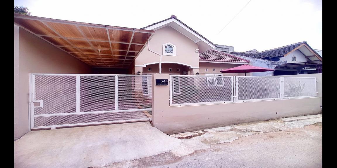 RUMAH SIAP HUNI GAYA AMERICAN CLASSIC DI PERMATA KOPO BANDUNG RUMAH SIAP HUNI GAYA AMERICAN CLASSIC DI PERMATA KOPO BANDUNG