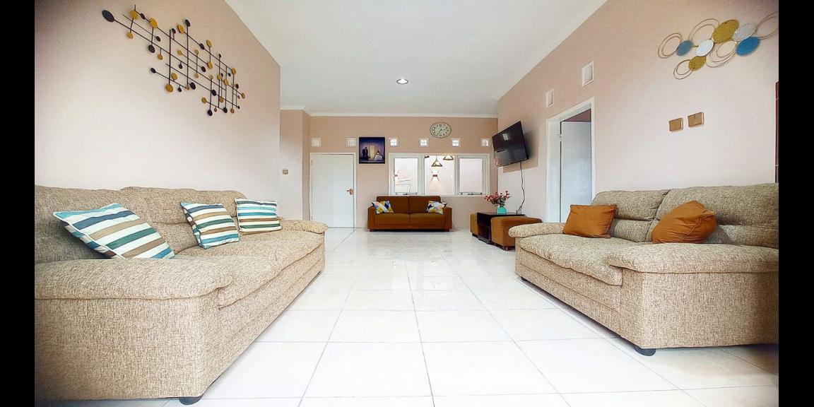 RUMAH SIAP HUNI GAYA AMERICAN CLASSIC DI PERMATA KOPO BANDUNG RUMAH SIAP HUNI GAYA AMERICAN CLASSIC DI PERMATA KOPO BANDUNG