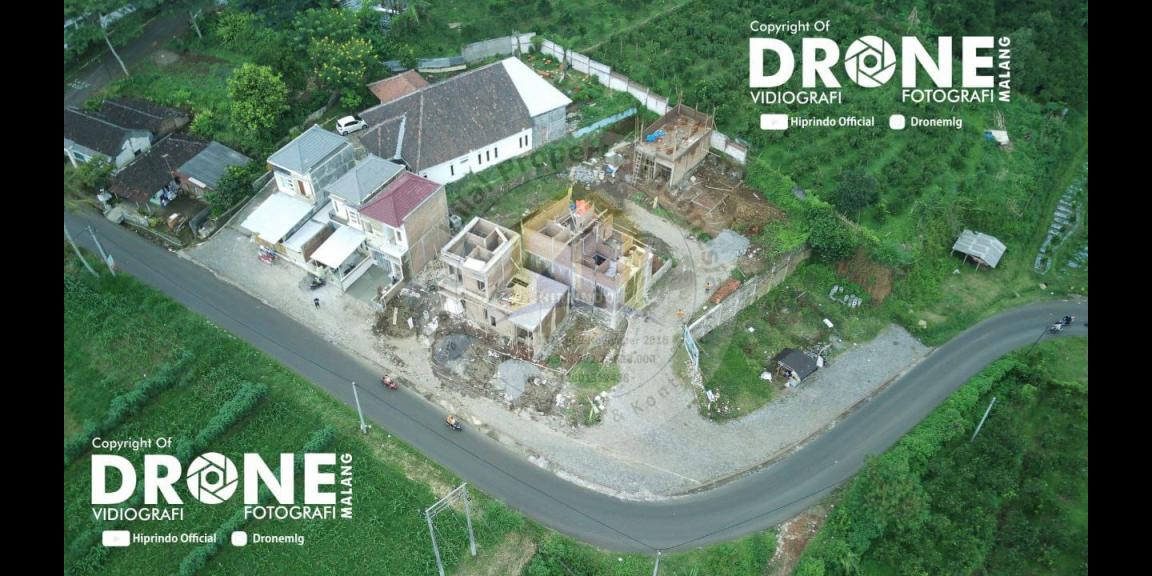 Perumahan mewah kota Batu 2 Lt type 70 Promo 465jt khusus 1 rumah saja pinggir jalan raya aspal. Perumahan mewah kota Batu 2 Lt type 70 Promo 465jt khusus 1 rumah saja pinggir jalan raya aspal.