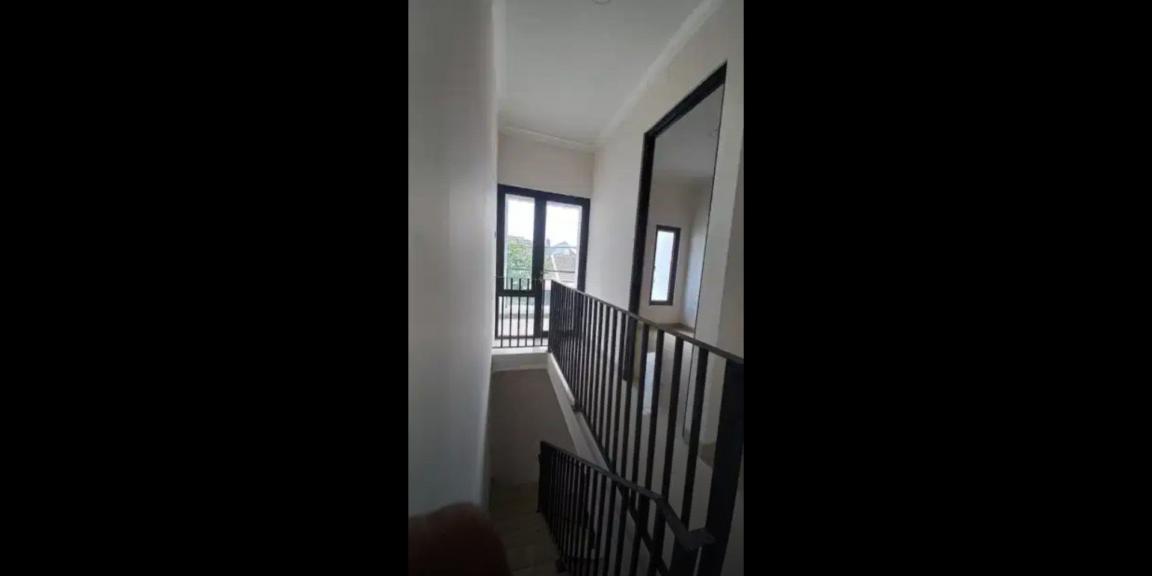 Rumah Baru 2 Lantai Perumahan Royal Paka Rungkut Surabaya Timur Rumah Baru 2 Lantai Perumahan Royal Paka Rungkut Surabaya Timur