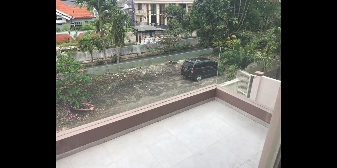 Rumah Baru Lebar 9 di Perumahan Semolowaru Elok Sukolilo Surabaya Rumah Baru Lebar 9 di Perumahan Semolowaru Elok Sukolilo Surabaya