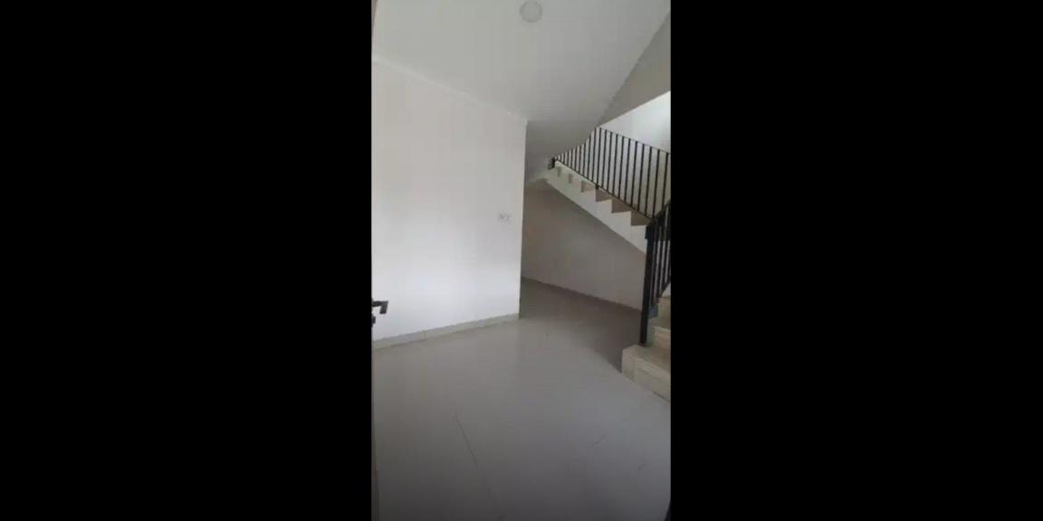 Rumah Baru 2 Lantai Perumahan Royal Paka Rungkut Surabaya Timur Rumah Baru 2 Lantai Perumahan Royal Paka Rungkut Surabaya Timur