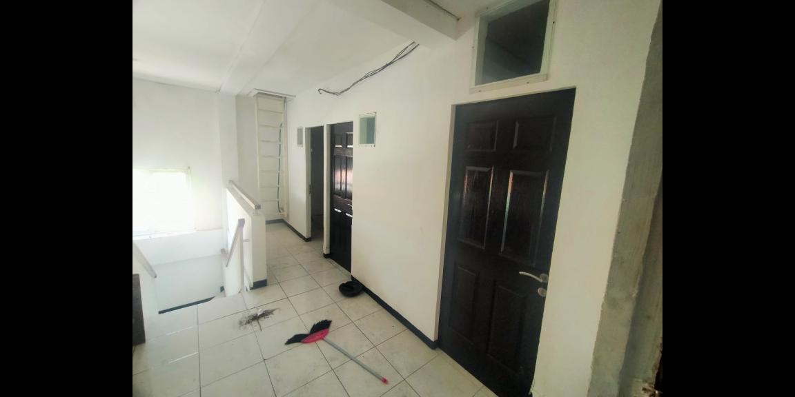 LOKASI STRATEGIS!!! Disewakan Ruko 4 Lantai Nol jalan Raya Ir Soekarno Merr Surabaya, 2 Unit jejer LOKASI STRATEGIS!!! Disewakan Ruko 4 Lantai Nol jalan Raya Ir Soekarno Merr Surabaya, 2 Unit jejer