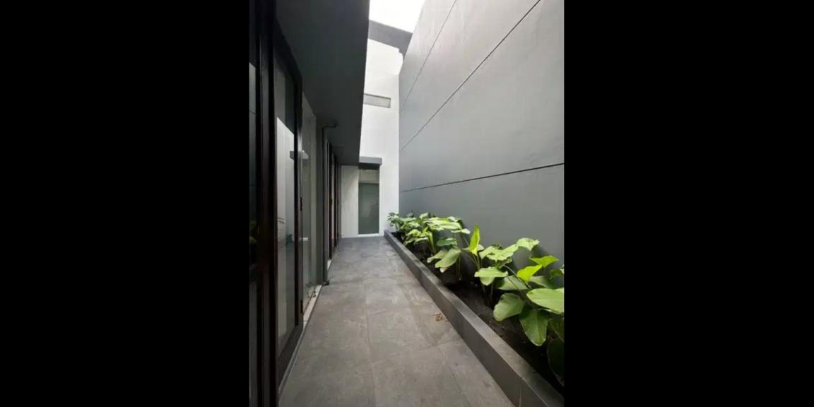 Rumah Private Pool Siap Huni di Perumahan Royal Residence Wiyung Surabaya Barat Rumah Private Pool Siap Huni di Perumahan Royal Residence Wiyung Surabaya Barat