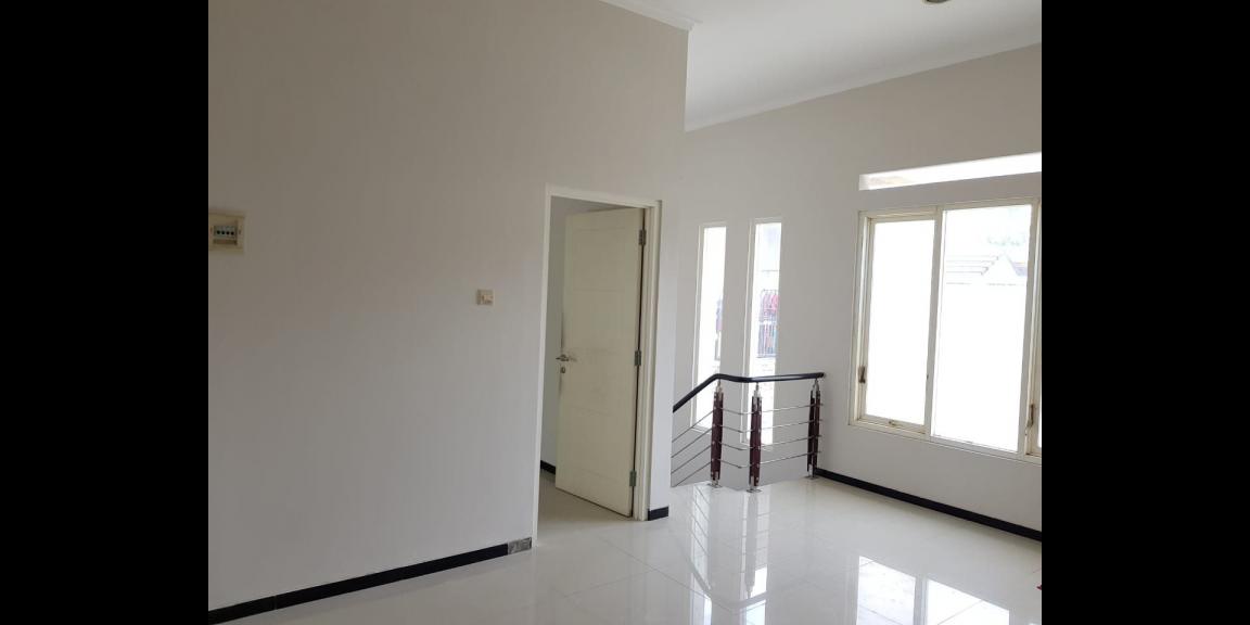 Rumah Minimalis Modern 2 Lantai Siap Huni Lokasi Ketintang Surabaya Selatan Rumah Minimalis Modern 2 Lantai Siap Huni Lokasi Ketintang Surabaya Selatan