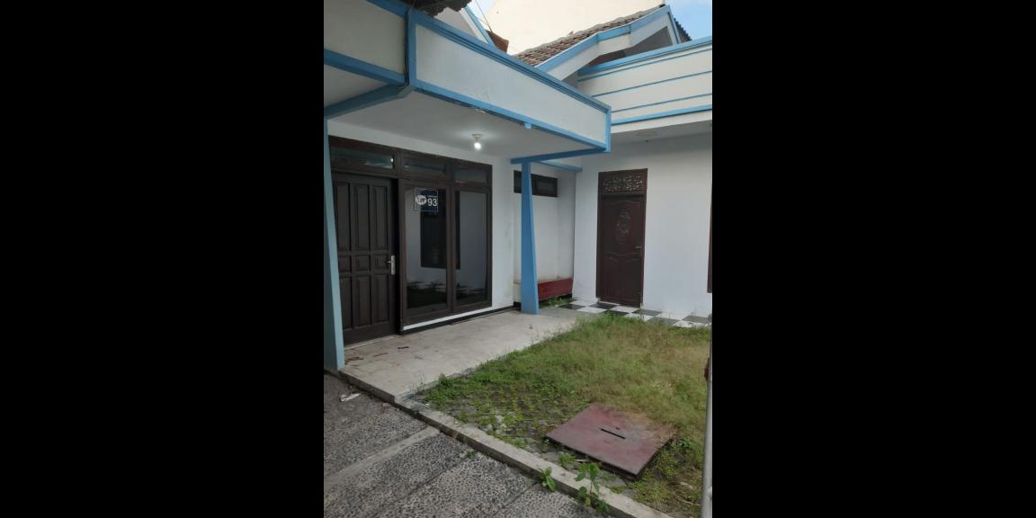 Rumah Siap Huni Lokasi Raya Kutisari Indah Surabaya Rumah Siap Huni Lokasi Raya Kutisari Indah Surabaya