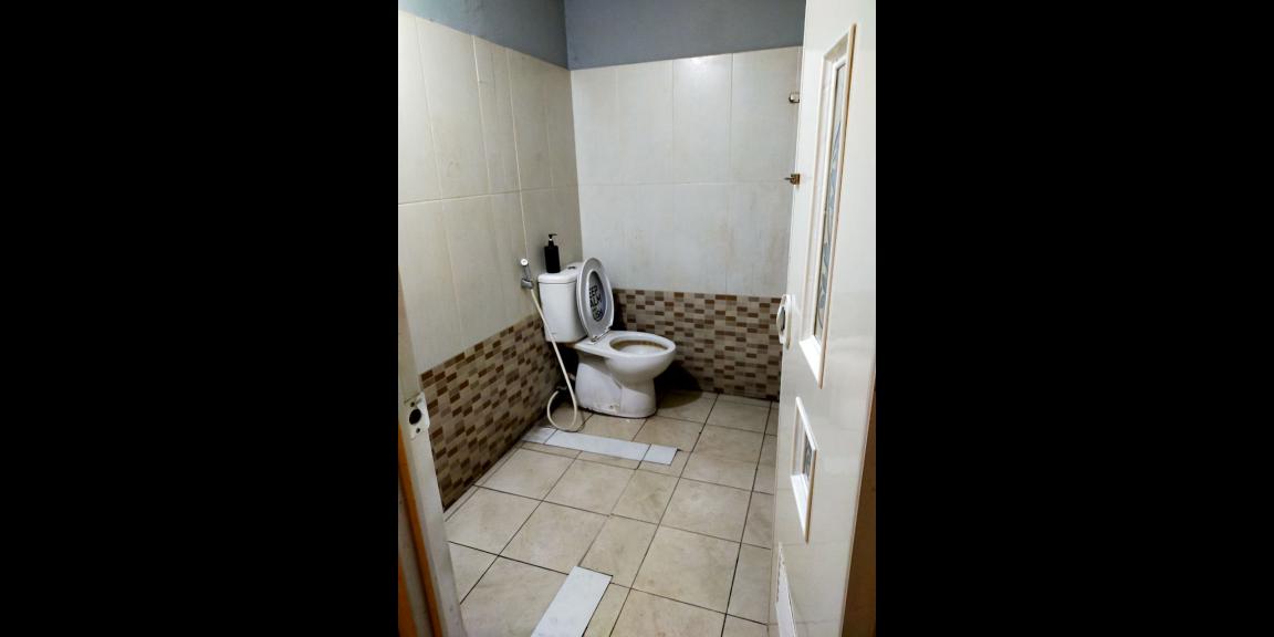 LOKASI STRATEGIS!!! Disewakan Ruko 4 Lantai Nol jalan Raya Ir Soekarno Merr Surabaya, 2 Unit jejer LOKASI STRATEGIS!!! Disewakan Ruko 4 Lantai Nol jalan Raya Ir Soekarno Merr Surabaya, 2 Unit jejer