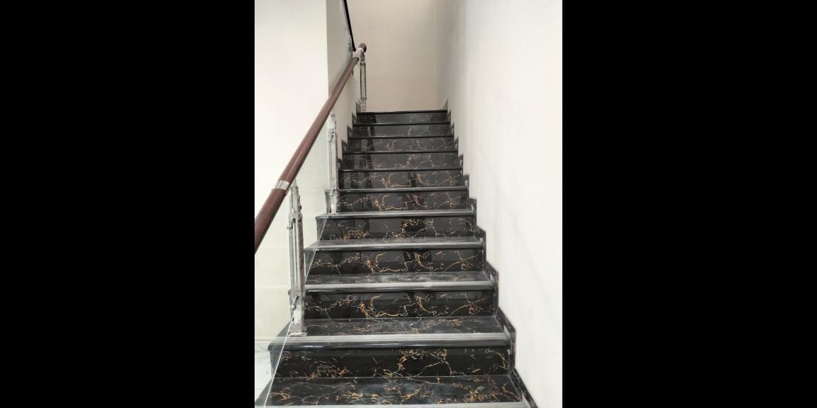 Rumah Baru Luxury Minimalis 2 Lantai Lokasi Jemursari Surabaya Rumah Baru Luxury Minimalis 2 Lantai Lokasi Jemursari Surabaya