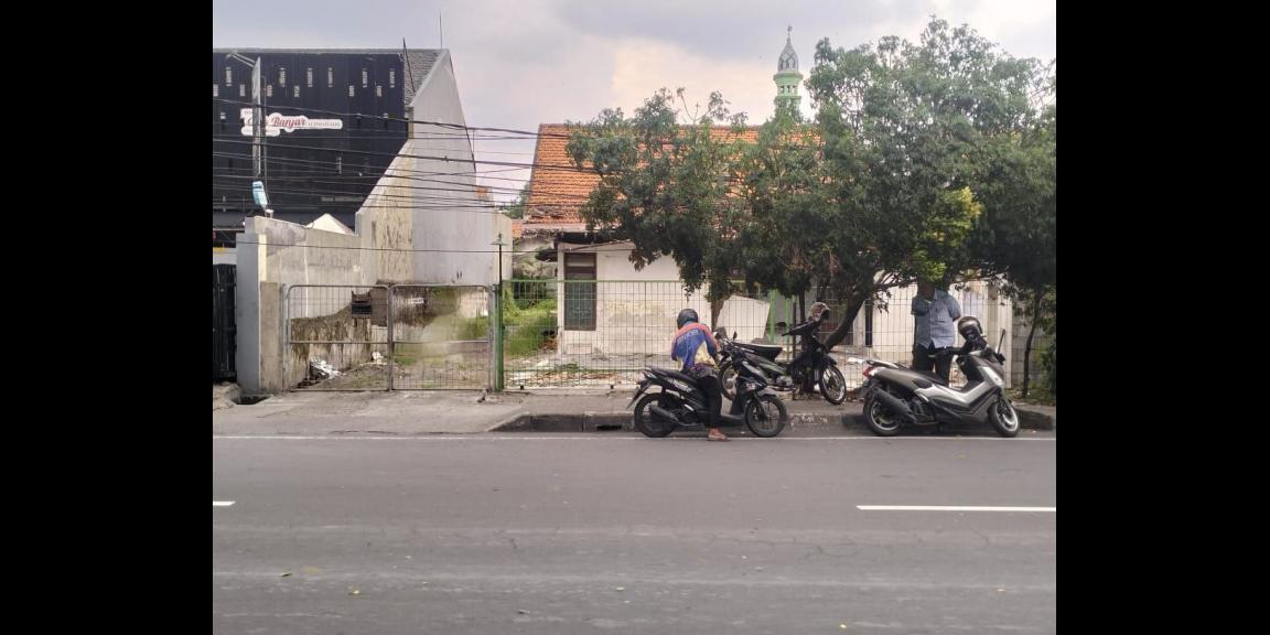 !! Harga Di Bawah Pasaran !! Rumah Strategis Hitung Tanah di raya Merr !! Harga Di Bawah Pasaran !! Rumah Strategis Hitung Tanah di raya Merr