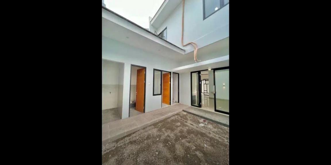 Rumah Baru Gress di Tengah Kota Lokasi Klampis Semolo Tengah Surabaya Rumah Baru Gress di Tengah Kota Lokasi Klampis Semolo Tengah Surabaya