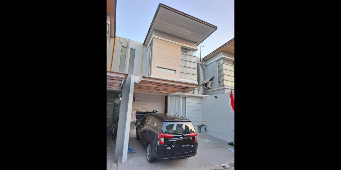 Rumah Baru Renov Semi Furnished Siap Huni di Perumahan Royal Park Gunung Anyar Surabaya Timur Rumah Baru Renov Semi Furnished Siap Huni di Perumahan Royal Park Gunung Anyar Surabaya Timur