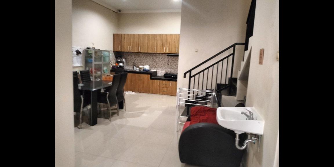 Rumah Strategis Full Furnished Siap Huni Lokasi Bendul Merisi Surabaya Rumah Strategis Full Furnished Siap Huni Lokasi Bendul Merisi Surabaya