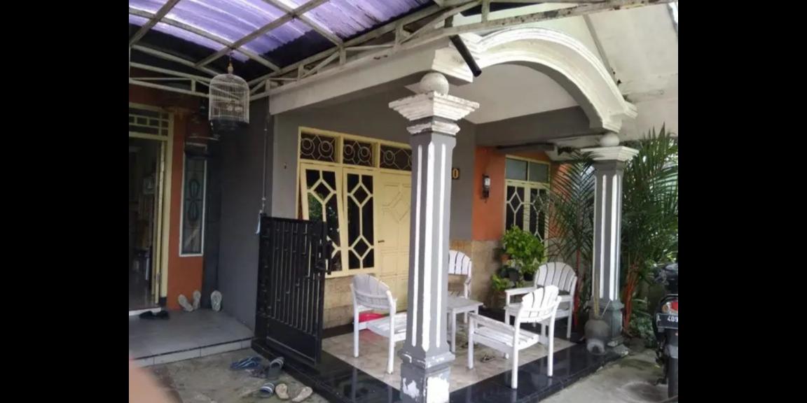 Rumah Hook Hitung Tanah Lokasi Strategis di Petemon Surabaya Pusat Rumah Hook Hitung Tanah Lokasi Strategis di Petemon Surabaya Pusat