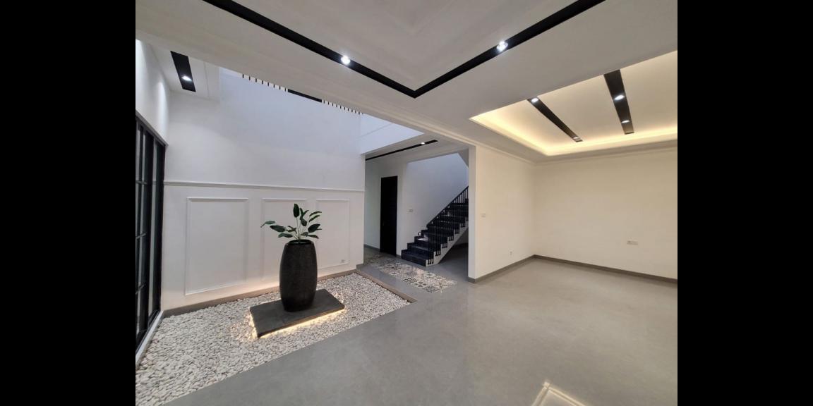 Rumah Colonial Modern Baru Gress di Kertajaya Indah Surabaya  Rumah Colonial Modern Baru Gress di Kertajaya Indah Surabaya