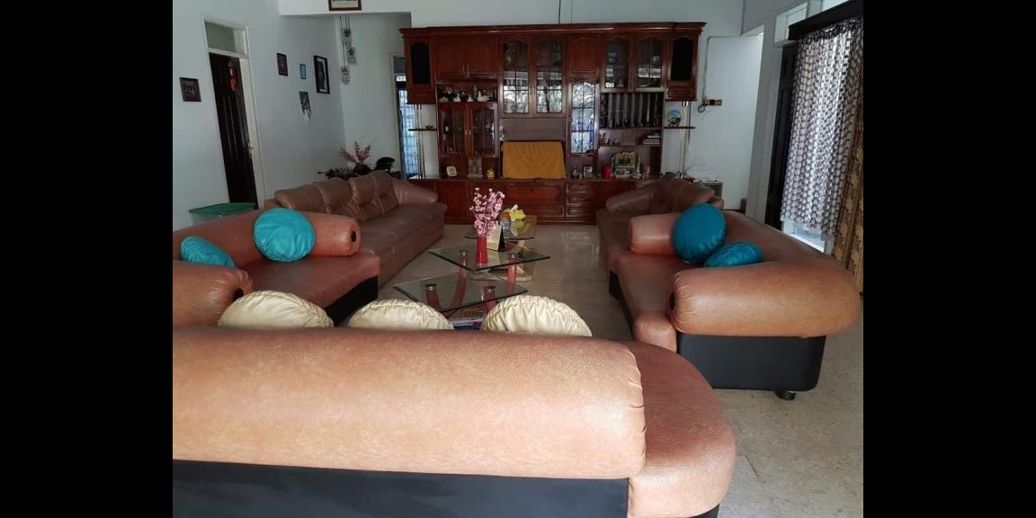 Dijual Rumah Murah Lebar 18 Hitung Tanah Lokasi Kutisari Indah Surabaya Dijual Rumah Murah Lebar 18 Hitung Tanah Lokasi Kutisari Indah Surabaya