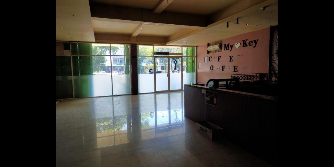 LOKASI STRATEGIS!!! Disewakan Ruko 4 Lantai Nol jalan Raya Ir Soekarno Merr Surabaya, 2 Unit jejer LOKASI STRATEGIS!!! Disewakan Ruko 4 Lantai Nol jalan Raya Ir Soekarno Merr Surabaya, 2 Unit jejer