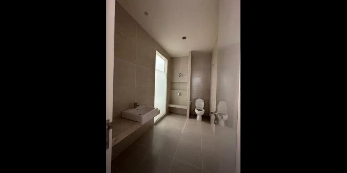 Rumah Private Pool Siap Huni di Perumahan Royal Residence Wiyung Surabaya Barat Rumah Private Pool Siap Huni di Perumahan Royal Residence Wiyung Surabaya Barat