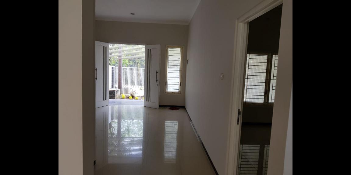 Rumah Minimalis Modern 2 Lantai Siap Huni Lokasi Ketintang Surabaya Selatan Rumah Minimalis Modern 2 Lantai Siap Huni Lokasi Ketintang Surabaya Selatan
