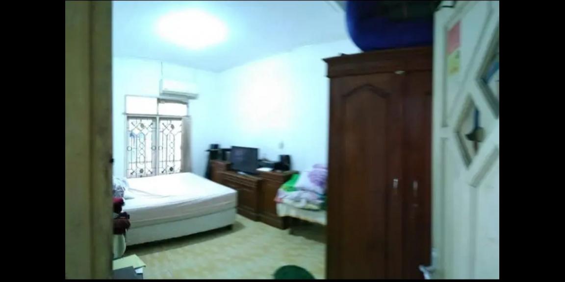 Rumah Hook Hitung Tanah Lokasi Strategis di Petemon Surabaya Pusat Rumah Hook Hitung Tanah Lokasi Strategis di Petemon Surabaya Pusat