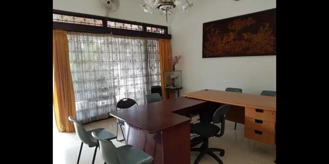 Dijual Rumah Murah Lebar 18 Hitung Tanah Lokasi Kutisari Indah Surabaya Dijual Rumah Murah Lebar 18 Hitung Tanah Lokasi Kutisari Indah Surabaya