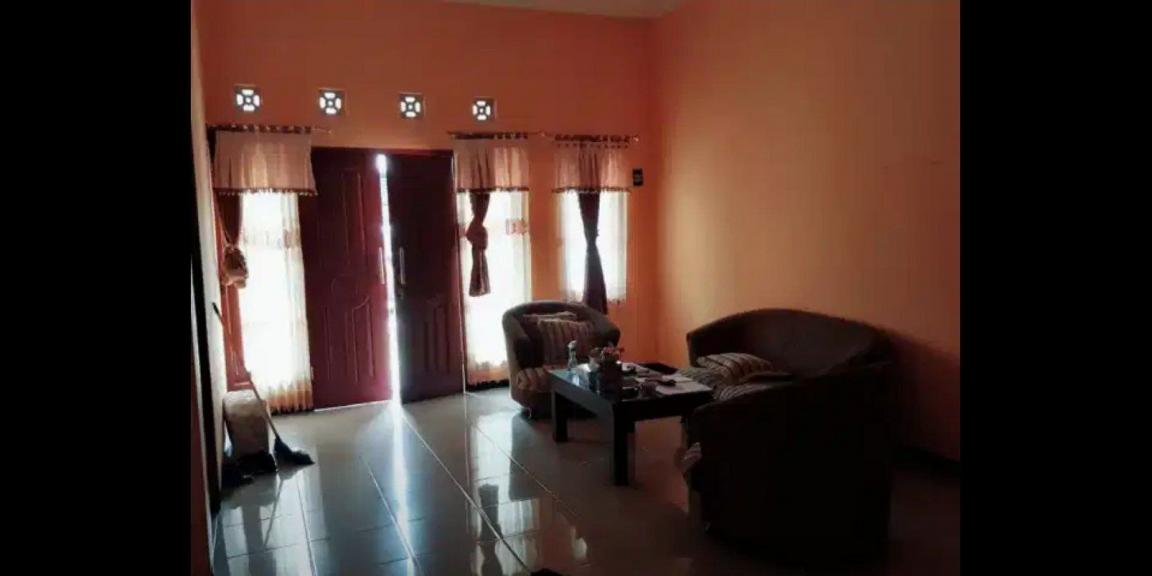 Rumah Full Furnished Siap Huni Lokasi Graha Kebraon Surabaya Barat Rumah Full Furnished Siap Huni Lokasi Graha Kebraon Surabaya Barat