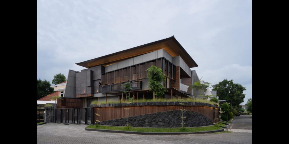 TURUN HARGA!!! Rumah Mewah Baru Gress Siap Huni Lokasi Manyar Kertoardi Sukolilo Surabaya TURUN HARGA!!! Rumah Mewah Baru Gress Siap Huni Lokasi Manyar Kertoardi Sukolilo Surabaya